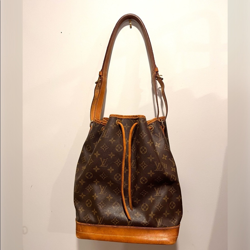 AUTHENTIC LOUIS VUITTON NOE AR0923